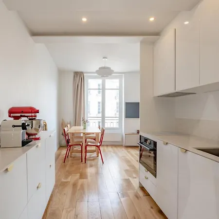 Apartment Cozy Faubourg St Martin Retreat Paris