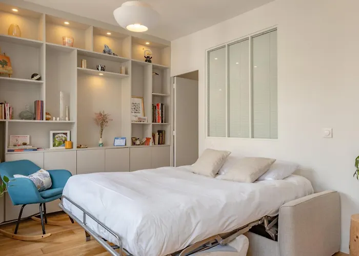 Cozy Faubourg St Martin Retreat París