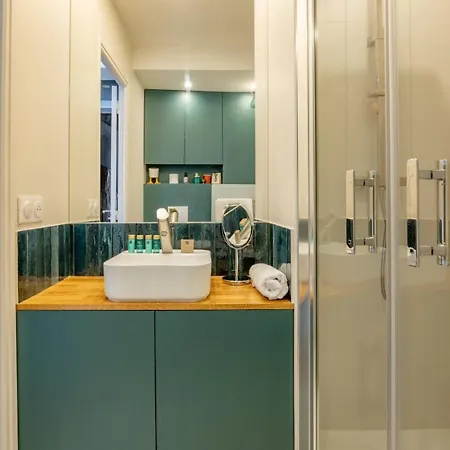 Apartment Cozy Faubourg St Martin Retreat Paris