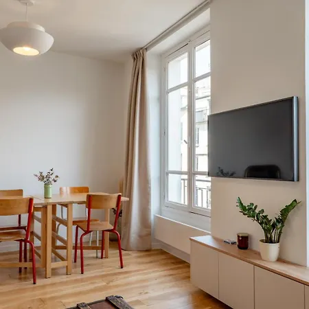 Cozy Faubourg St Martin Retreat Apartment Paris